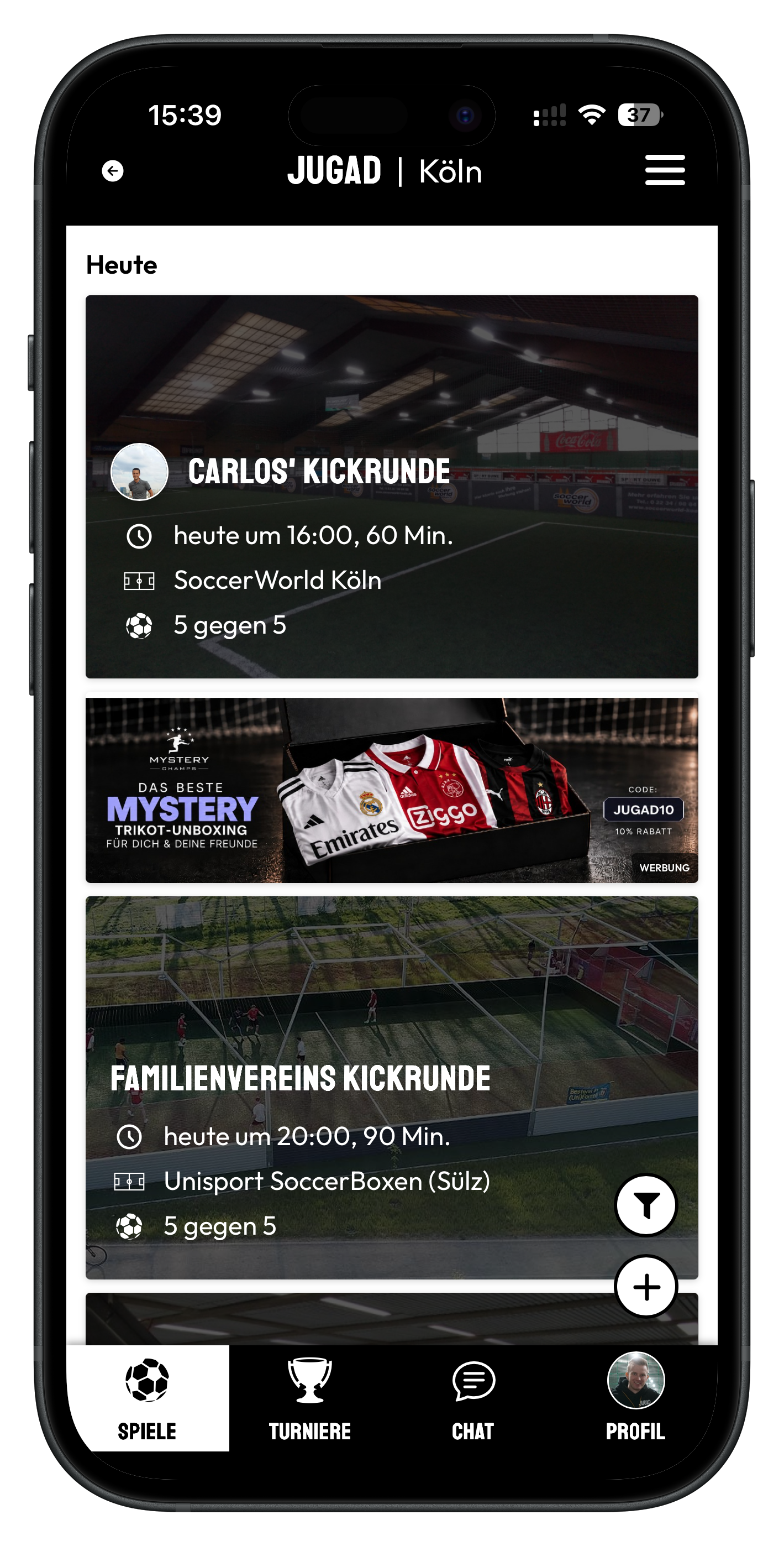 JUGAD-App auf dem Smartphone: Spiele-Feed mit Werbeanzeige eines Partners